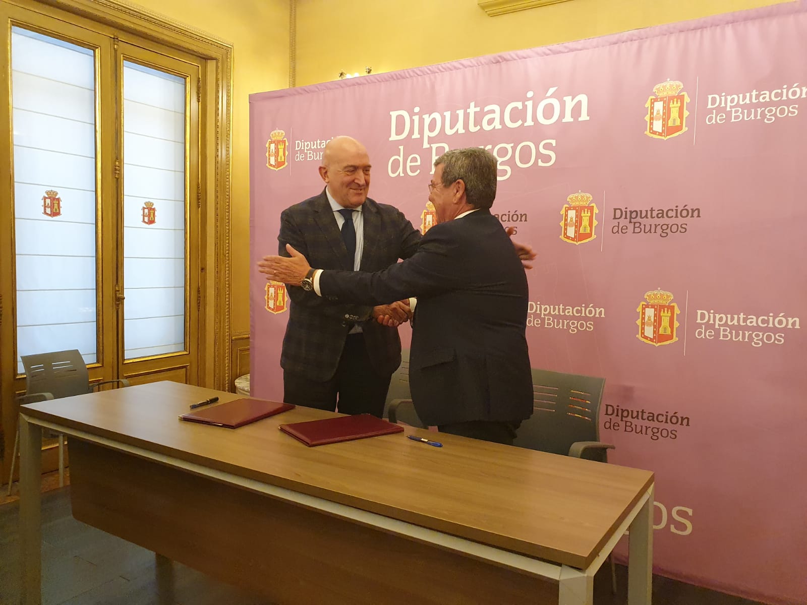Firma Diputación y Junta